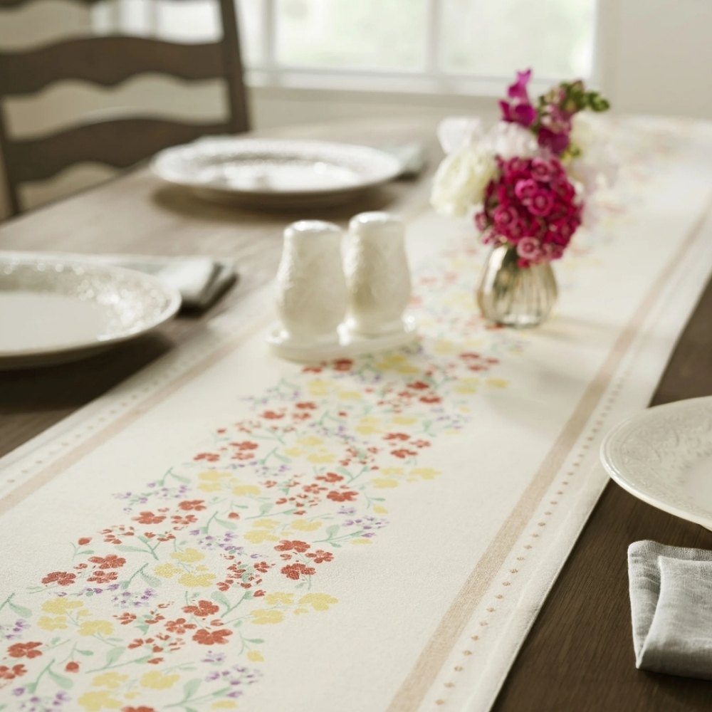 💕 The Pioneer Woman Wildflower Cream and Red 14" X 90" Table Runner Linens
